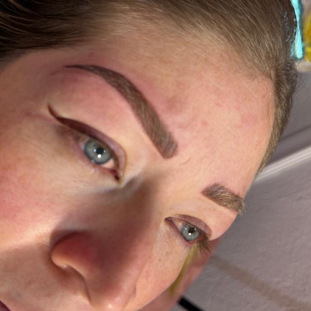 Resultado de Latin Brows + Corrección en Las de Frida Studio Satélite